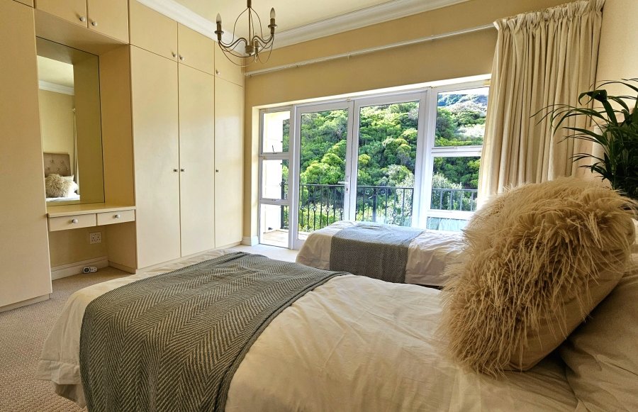 To Let 4 Bedroom Property for Rent in Hout Bay Western Cape